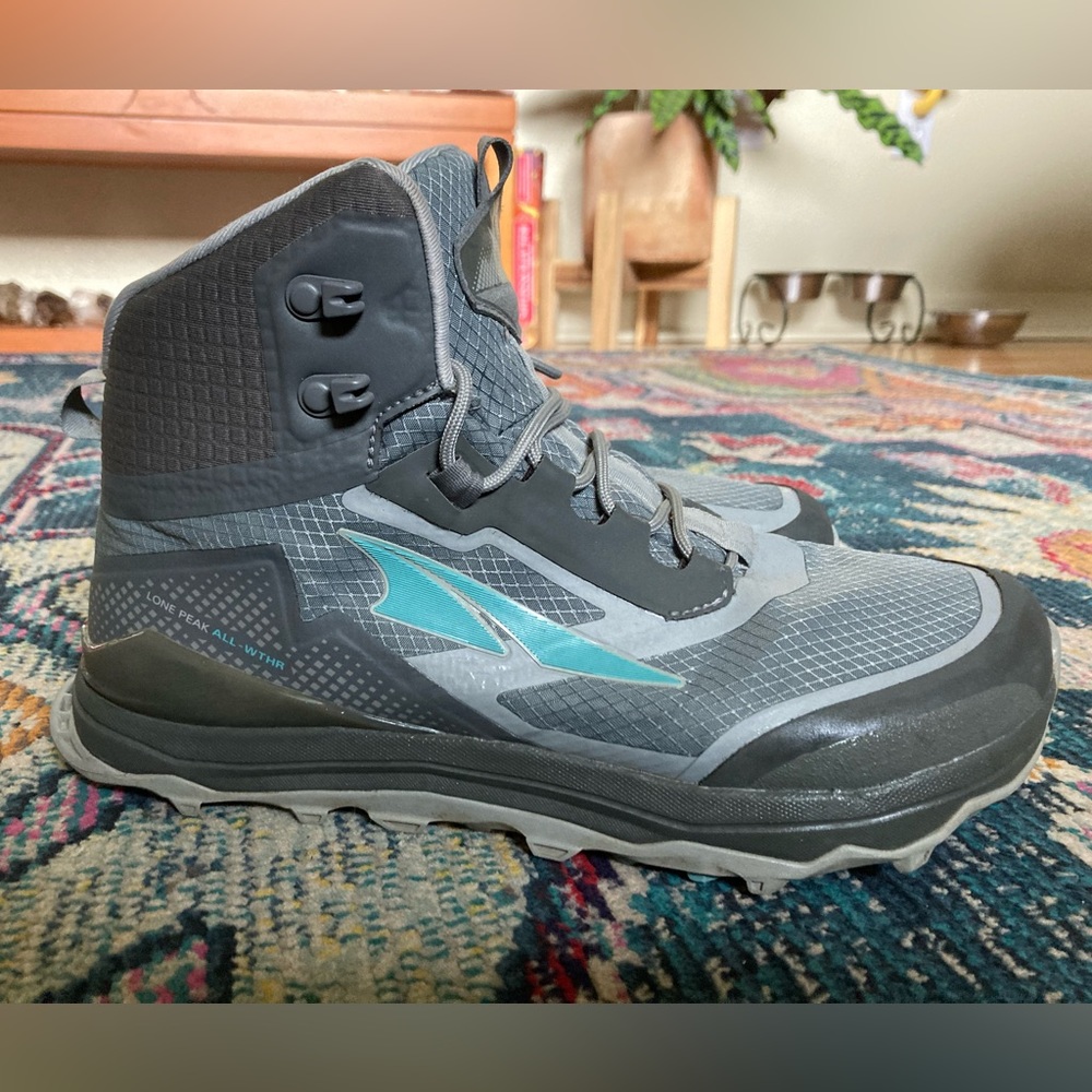 Altra Lone Peak ALL-WTHR Mid Hiking Boots size 9